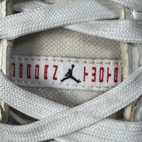 Air Jordan JUMPMAN TWO TREY 'CONCORD BRED Youth Size 5 - Picture 9 of 13